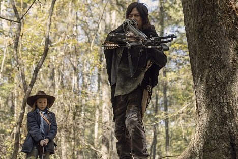 Cailey Fleming, Norman Reedus - The Walking Dead - Prinzessin - Filmfotos
