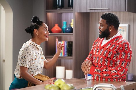 Tracee Ellis Ross, Anthony Anderson - Black-ish - A Game of Chicken - Filmfotos