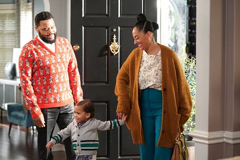 Anthony Anderson, Tracee Ellis Ross - Black-ish - A Game of Chicken - Filmfotos