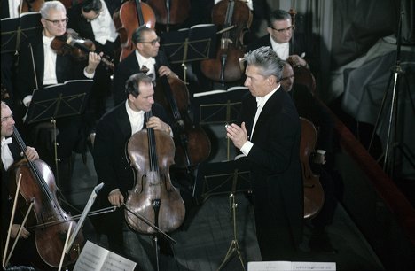 Herbert von Karajan - Pavarotti zpívá Verdiho Requiem - Z filmu