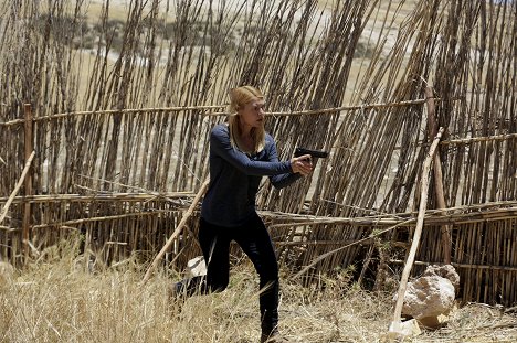 Claire Danes - Homeland - F**ker Shot Me - Photos