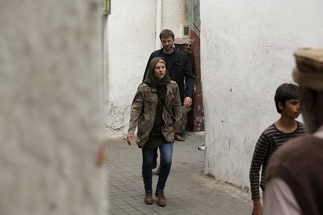 Claire Danes, Costa Ronin - Ve jménu vlasti - Na útěku - Z filmu