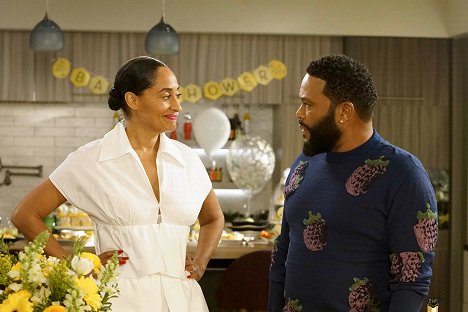 Tracee Ellis Ross, Anthony Anderson - Black-ish - ...Baby One More Time - Photos