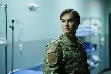 Tyler Blackburn - Roswell, New Mexico - I'll Stand by You - De filmes