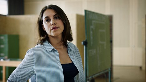 Almila Bağrıaçık - Tatort - Borowski und der Fluch der weißen Möwe - Kuvat elokuvasta