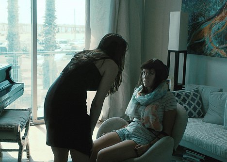 Brianna Joy Chomer - A Dangerous Date - Van film