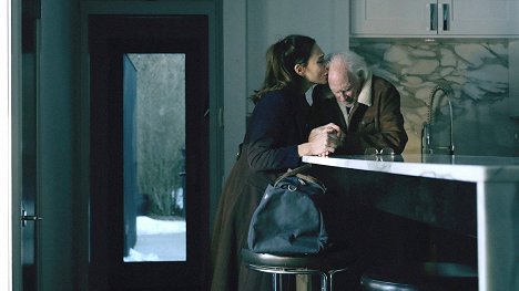 Lena Olin, Bruce Dern - The Artist's Wife - Z filmu
