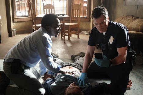 Harold Perrineau, Nathan Fillion - The Rookie - Tag des Todes - Filmfotos