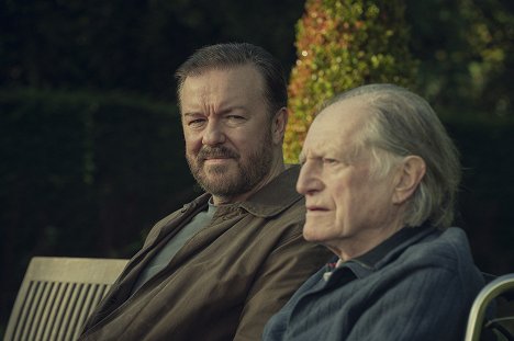 Ricky Gervais, David Bradley - After Life - Episode 4 - Photos