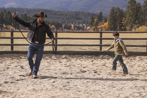 Cole Hauser, Brecken Merrill - Yellowstone - Zmrtvýchvstání - Z filmu