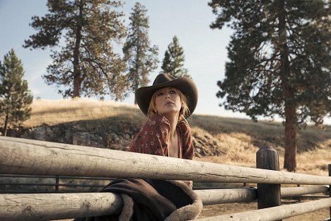 Kelly Reilly - Yellowstone - Touching Your Enemy - Photos