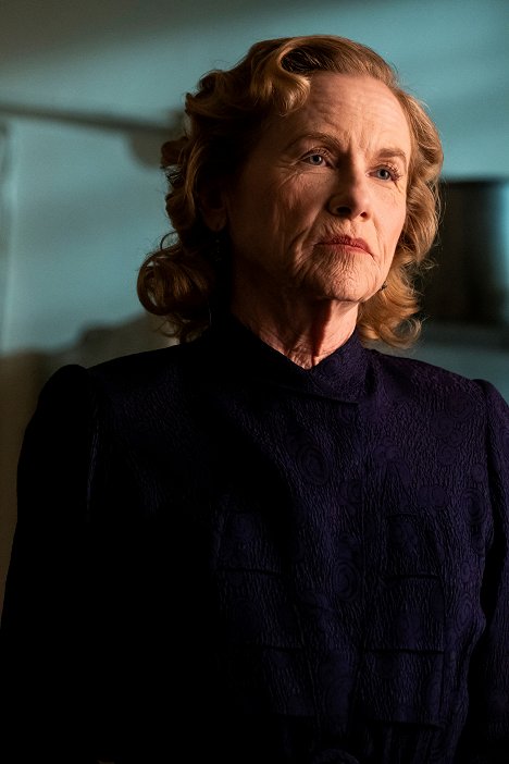 Amy Madigan - Penny Dreadful: City of Angels - Dead People Lie Down - Film