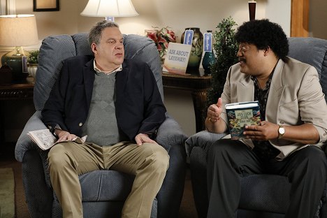 Jeff Garlin, Cedric Yarbrough - The Goldbergs - The Return of the Formica King - Photos