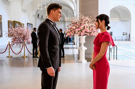 Zane Holtz, Lucy Hale - Katy Keene - Chapter Eleven: Who Can I Turn To? - Photos
