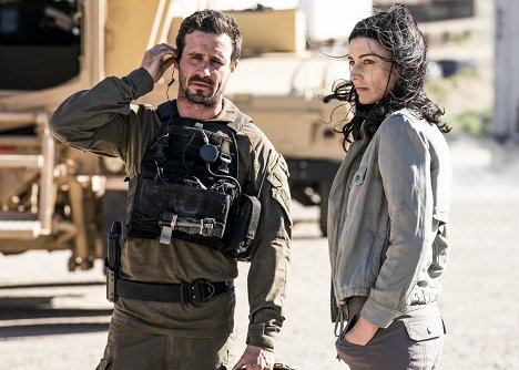 James Ransone, Jessica Paré - SEAL Team - In the Blind - Photos