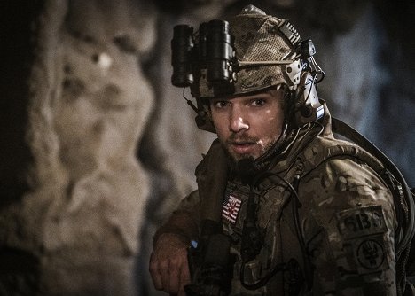 Max Thieriot - Tým SEAL - No Choice in Duty - Z filmu