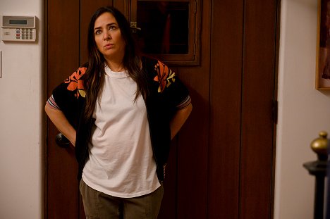 Pamela Adlon - Better Things - Listen to the Roosters - Photos