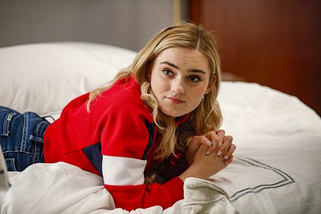 Meg Donnelly - American Housewife - Vacation! - Photos