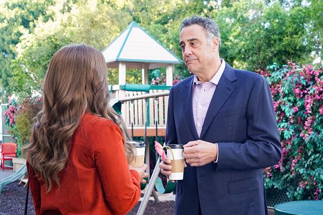 Brad Garrett - Single Parents - Look, This Is Obviously a Sexy Situation - Photos