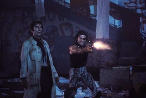 Harry Dean Stanton, Kurt Russell - Escape from New York - Photos