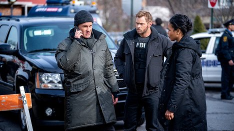 Julian McMahon, Kellan Lutz, Roxy Sternberg - FBI: Most Wanted - Getaway - Z filmu