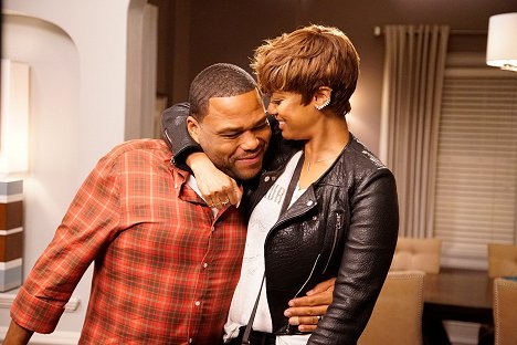 Anthony Anderson, Tyra Banks - Black-ish - Plus Two Isn't a Thing - Photos