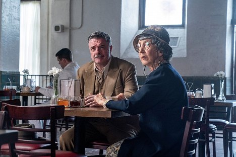 Nathan Lane, Lin Shaye - Penny Dreadful: City of Angels - Wicked Old World - Photos
