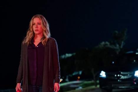 Christina Applegate - Dead to Me - Der Preis, den du zahlst - Filmfotos