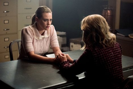 Lili Reinhart - Riverdale - Chapter Seventy-Two: To Die For - Photos