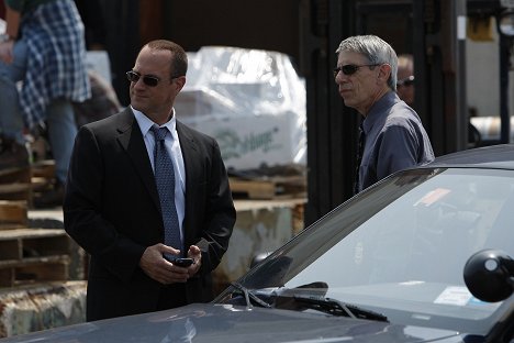 Christopher Meloni, Richard Belzer - Law & Order: Special Victims Unit - Solitary - Photos