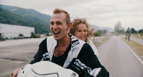 Kacey Mottet Klein, Andrea Maggiulli - Just Kids - Z filmu