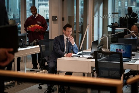 Hugh Dancy - The Good Fight - The Gang Goes to War - Photos