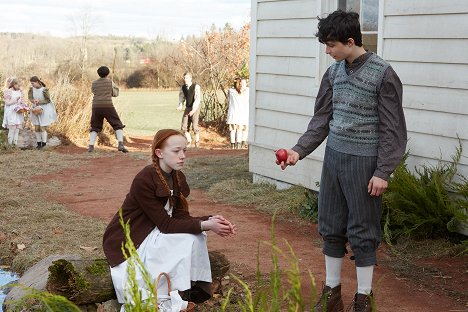 Amybeth McNulty, Lucas Jade Zumann - Anne with an E - But What Is So Headstrong as Youth? - Photos