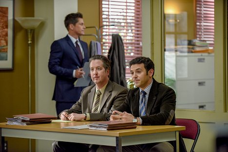 Steve Little, Fred Savage - The Grinder - A System on Trial - Z filmu