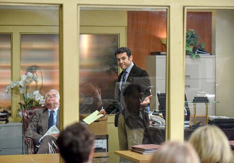 William Devane, Fred Savage - The Grinder - A System on Trial - Photos