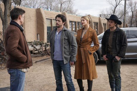 Nathan Parsons, Lily Cowles, Michael Vlamis - Roswell, New Mexico - American Woman - Photos