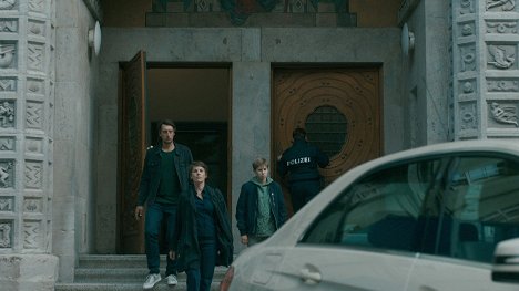 Hans Löw, Victoria Mayer, Tim Offerhaus - Tatort - Lass den Mond am Himmel stehen - De la película