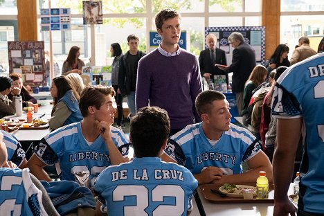 Dylan Minnette, Tyler Barnhardt - 13 Reasons Why - Winter Break - Photos