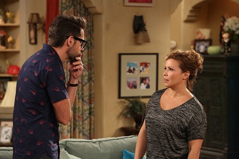 Todd Grinnell, Justina Machado - One Day at a Time - Nip It in the Bud - Photos