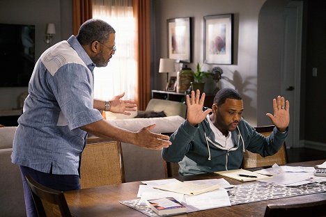 Laurence Fishburne, Anthony Anderson - Black-ish - Keeping Up with the Johnsons - Photos