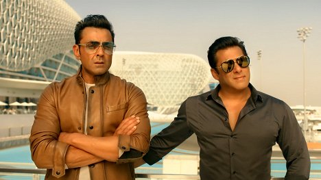 Bobby Deol, Salman Khan - Race 3 - Kuvat elokuvasta