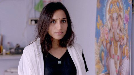 Zoya Hussain - Mukkabaaz - Van film
