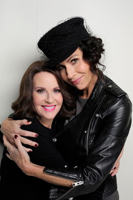 Megan Mullally, Minnie Driver - Will & Grace - It's Time - Promo