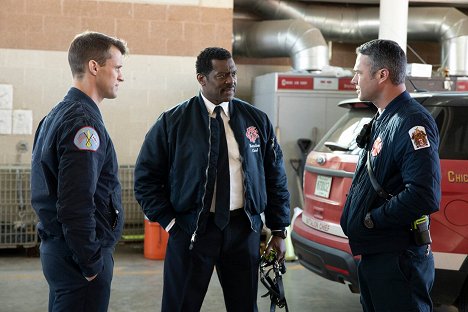 Jesse Spencer, Taylor Kinney, Eamonn Walker - Chicago Fire - Nächste Schritte - Filmfotos