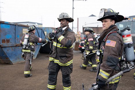Eamonn Walker, Jesse Spencer - Chicago Fire - Nächste Schritte - Filmfotos