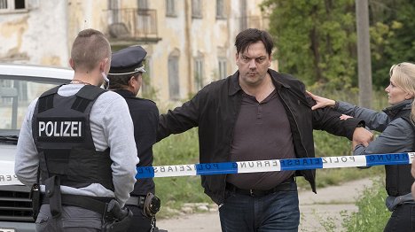 Charly Hübner - Volejte policii 110 - Der Tag wird kommen - Z filmu