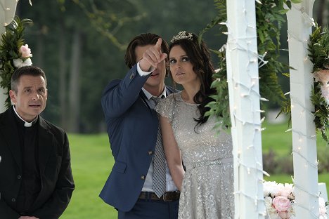 Ben Wilkinson, Tara Wilson - Wedding March 2: Resorting to Love - Van film