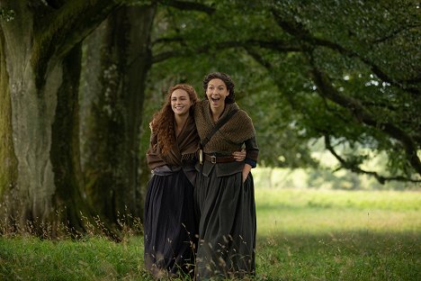 Sophie Skelton, Caitríona Balfe - Outlander - Die Highland-Saga - Letzte Worte - Filmfotos