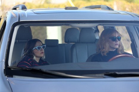 Mae Whitman, Christina Hendricks - Good Girls - Synergy - De la película