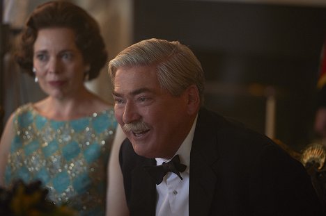 Olivia Colman, Michael Thomas - The Crown - Olding - Photos